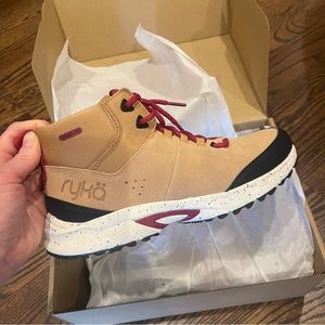 NWT RYKA HIKING BOOTS